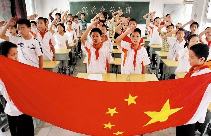 先锋党员“百事通”,这样应对春运“大场面”